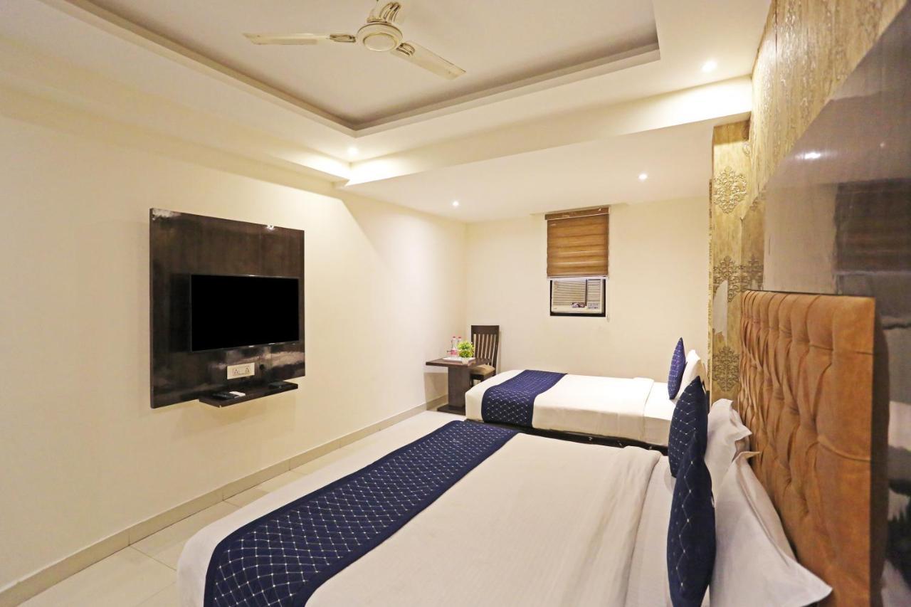 Iconic Near Delhi Igi International Airport Hotel
