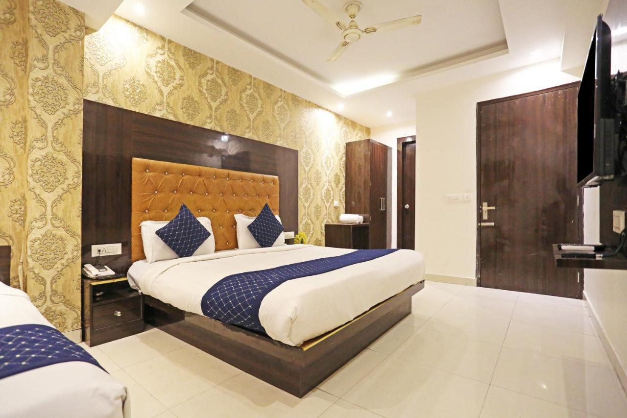 Iconic Near Delhi Igi International Airport