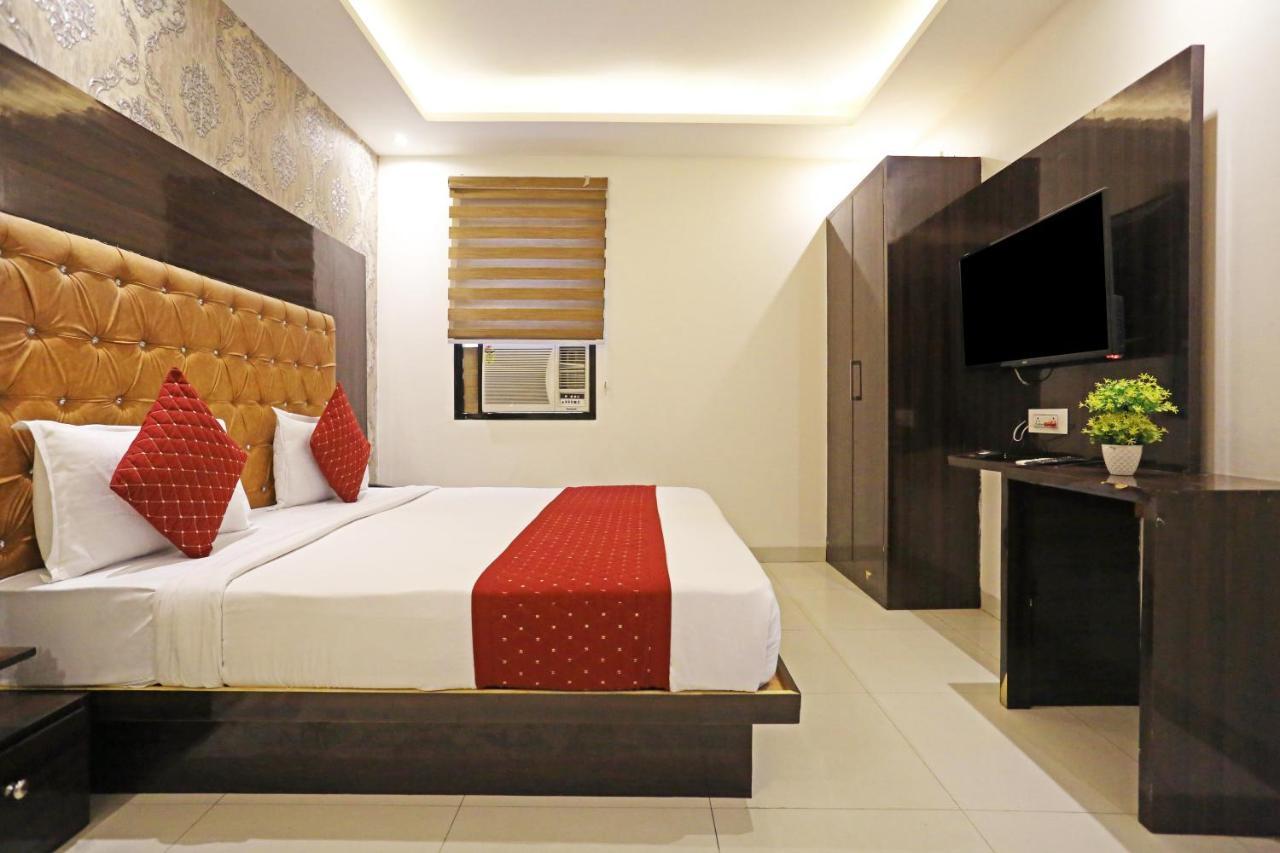 Iconic Near Delhi Igi International Airport Hotel