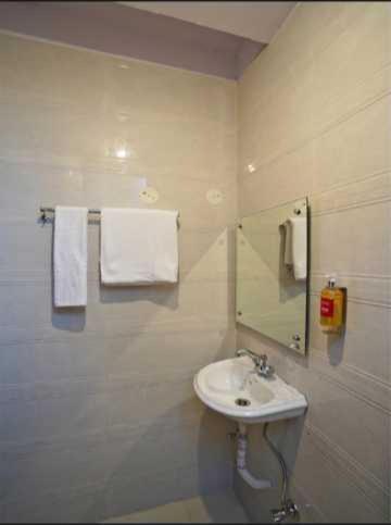 Hotel Oyo Flagship 70819 Royal King 3*