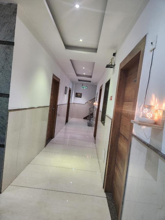 Airport Ivy With Free Airport Transfr Hotel New Delhi