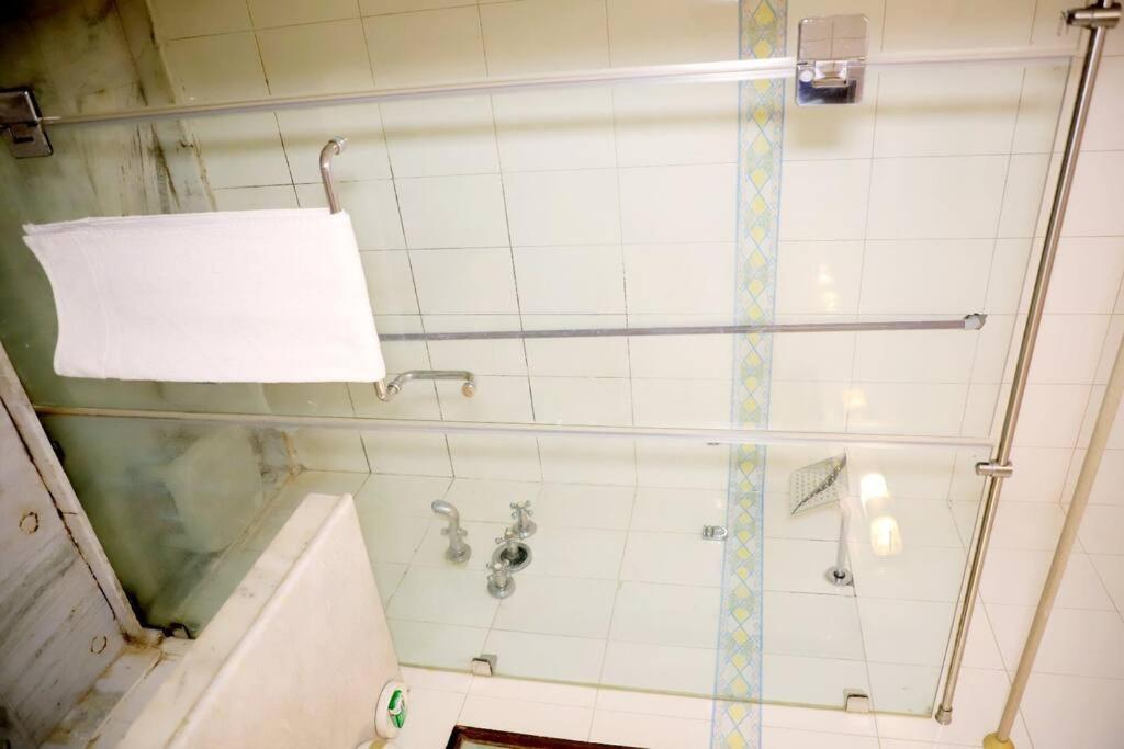 Apartment Divine India Service Apartment,2bhk, D-198,saket *