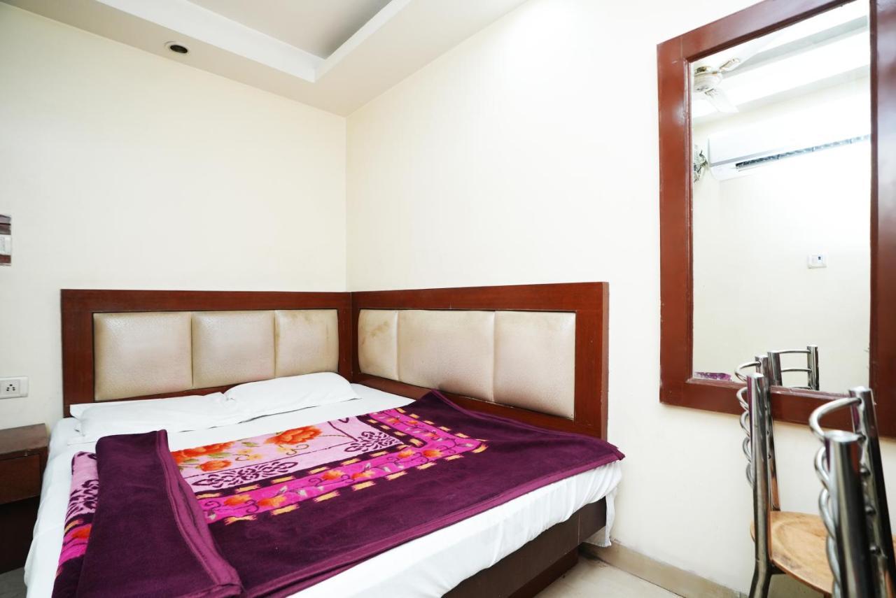 Ashirwad Near Railway Station, Paharganj Hotel