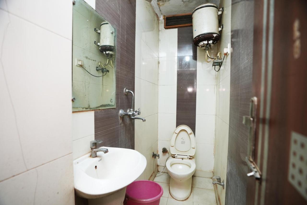 Hotel Ashirwad Near Railway Station, Paharganj