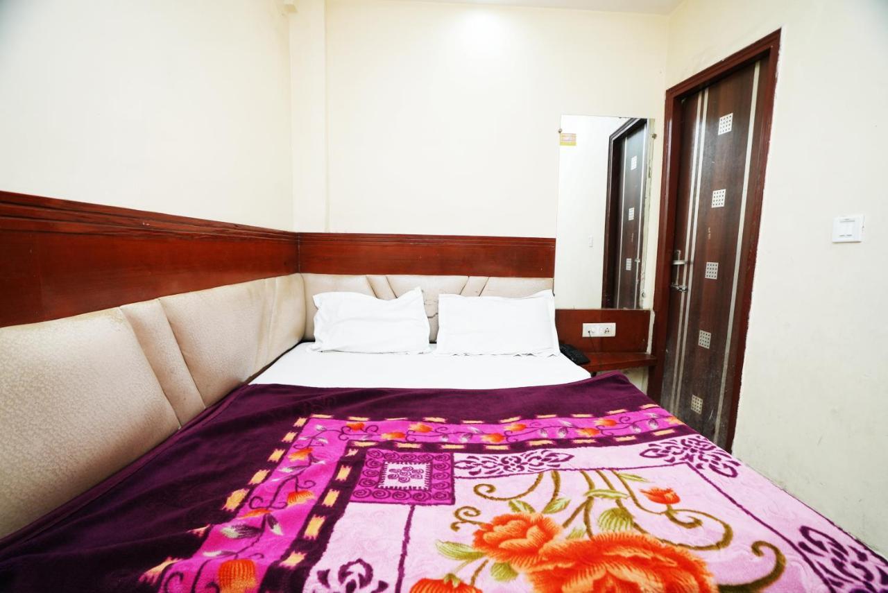 Ashirwad Near Railway Station, Paharganj Hotel New Delhi