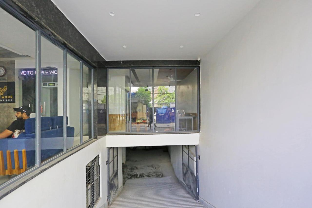 Applewood Residency - Offering Free Airport Drop 3* New Delhi
