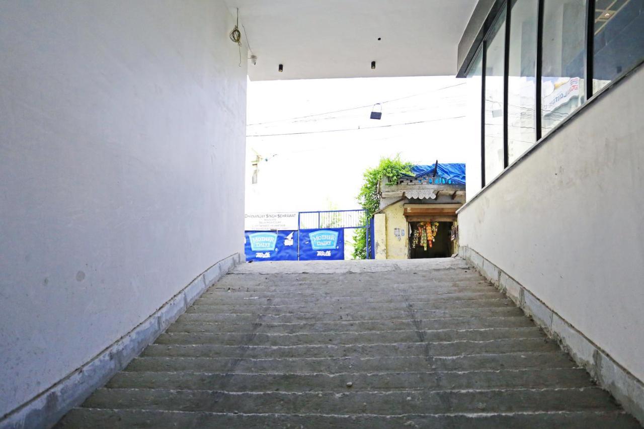 Hotel Applewood Residency - Offering Free Airport Drop 3*