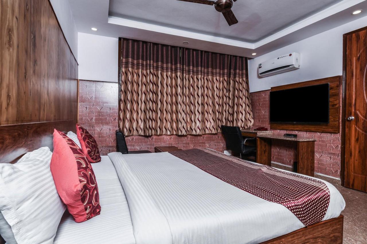 Hotel Dream Palace Laxmi Nagar 3*