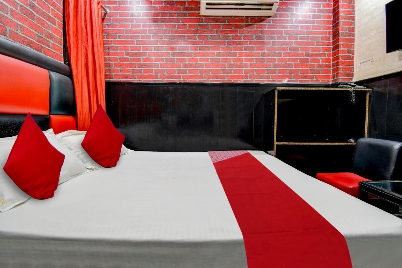 Hotel Oyo Flagship 81436 Royal Plaza