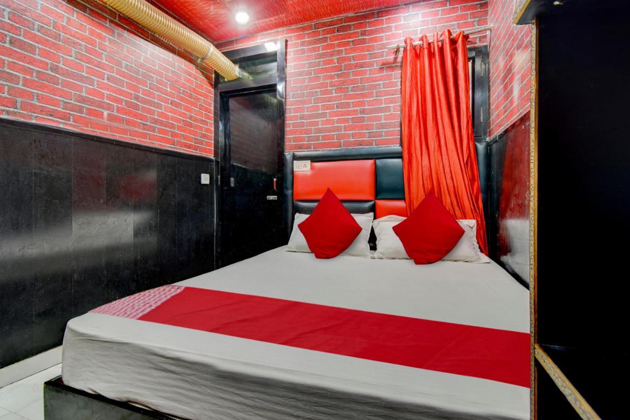 Oyo Flagship 81436 Royal Plaza 3*