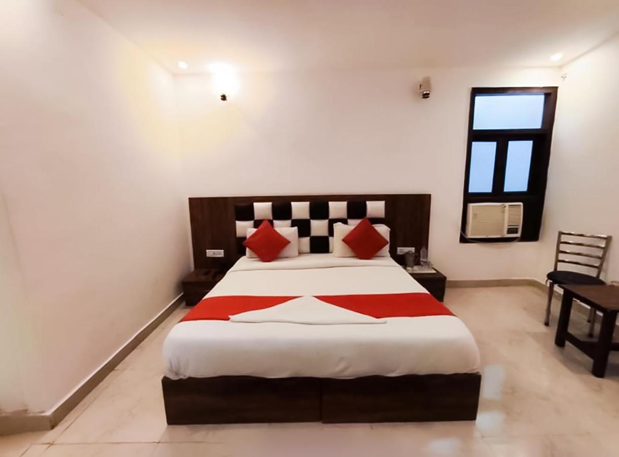 Roomshala 080 Kings New Delhi