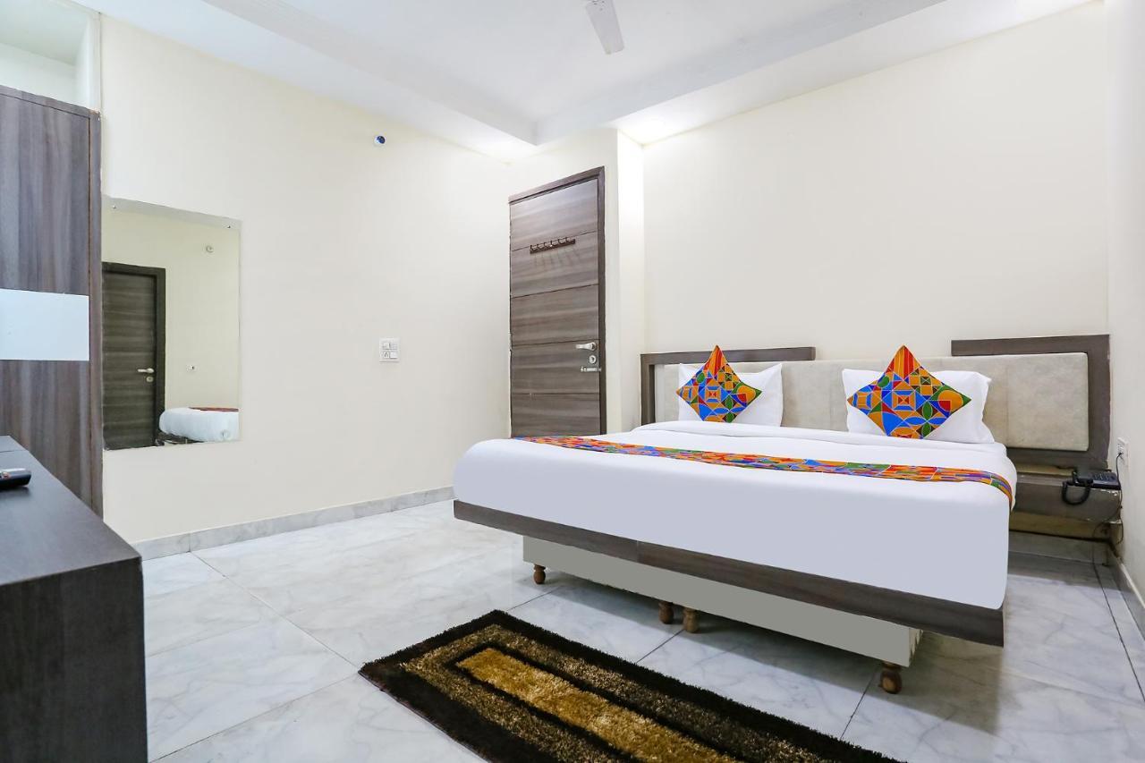 Fabexpress Royal Orbit Hotel