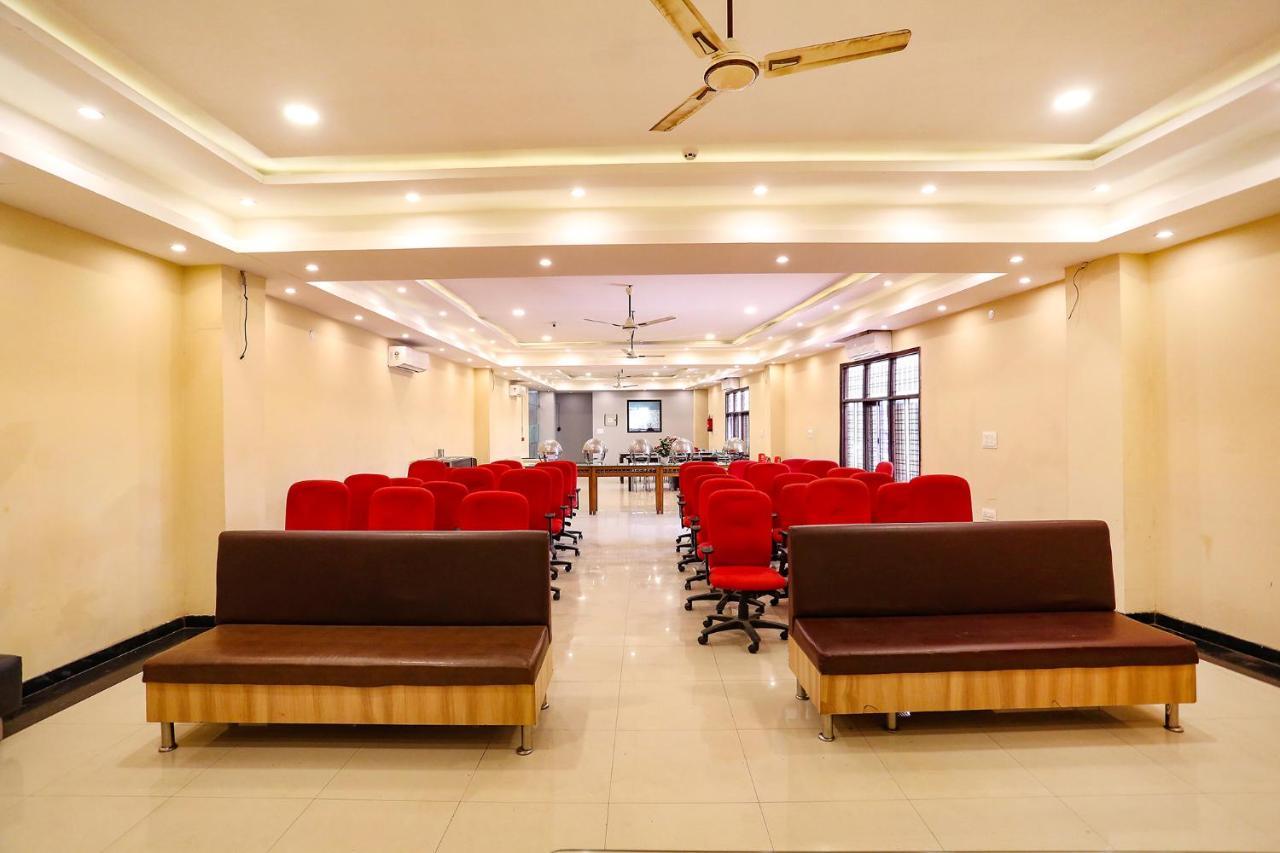 Fabhotel Gk Residency