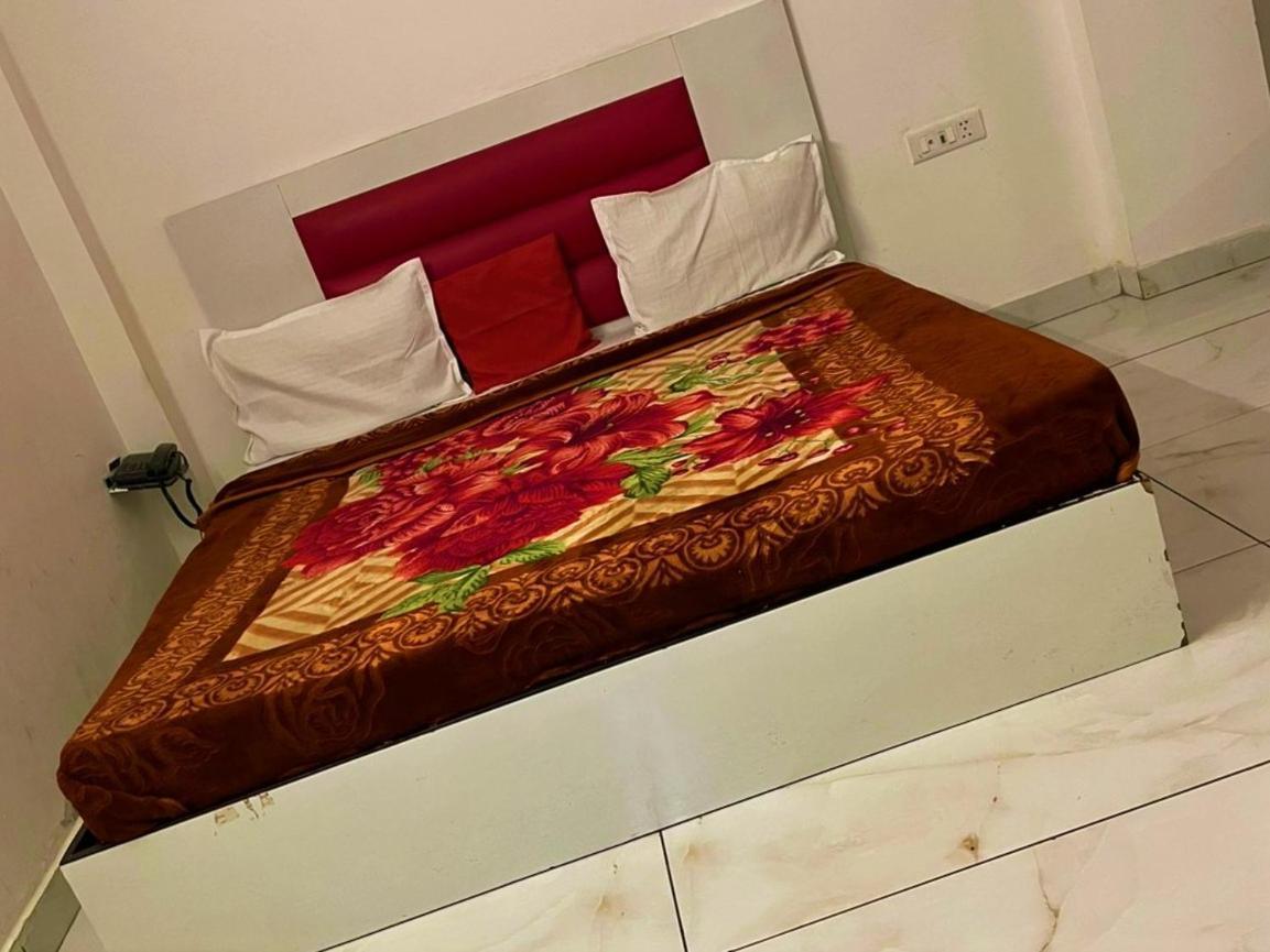 The Paramont Plaza Igi Airport Hotel
