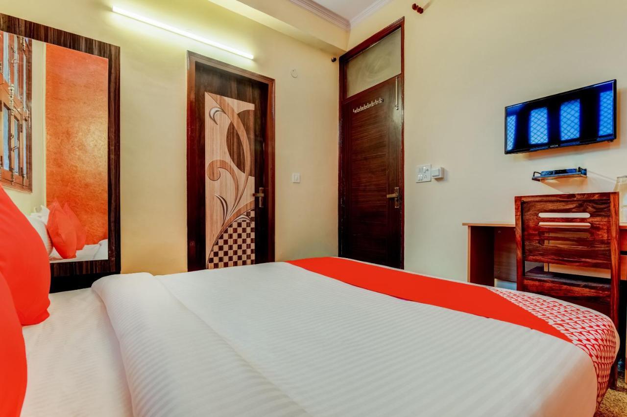 Oyo Flagship Jhankar Road
