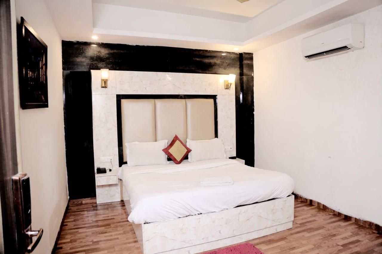 Plazzo Igi 3* New Delhi