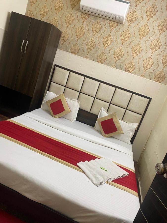 Mannat International At Paschim Vihar 3* New Delhi