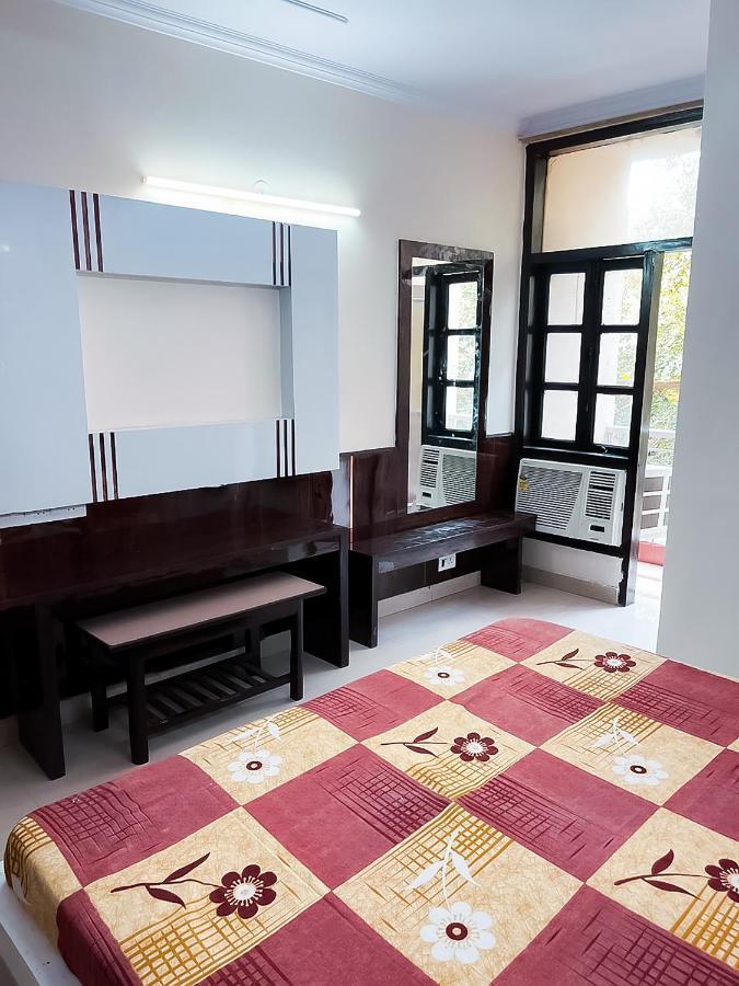 Roomshala 099 Jyoti Deluxe - Karol Bagh Hotel New Delhi