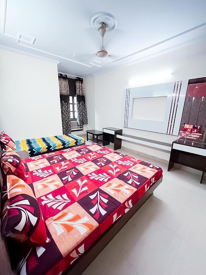 Hotel Roomshala 099 Jyoti Deluxe - Karol Bagh 3*