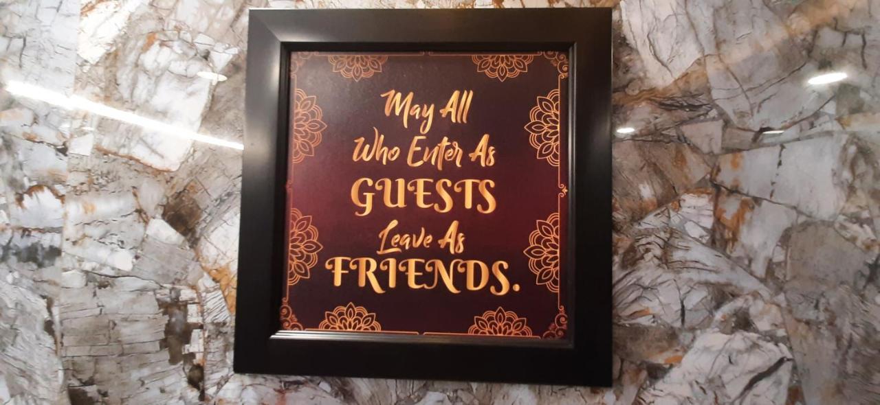 Guest house Aggarwal Luxury Room: Private Kitchen & Balcony In Lajpat Nagar New Delhi