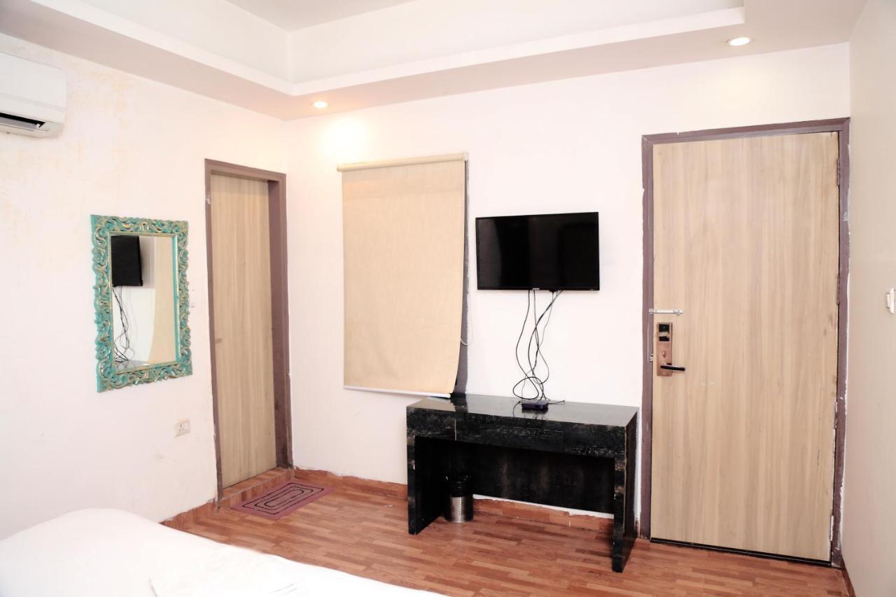 Hotel Plazzo Igi 3*