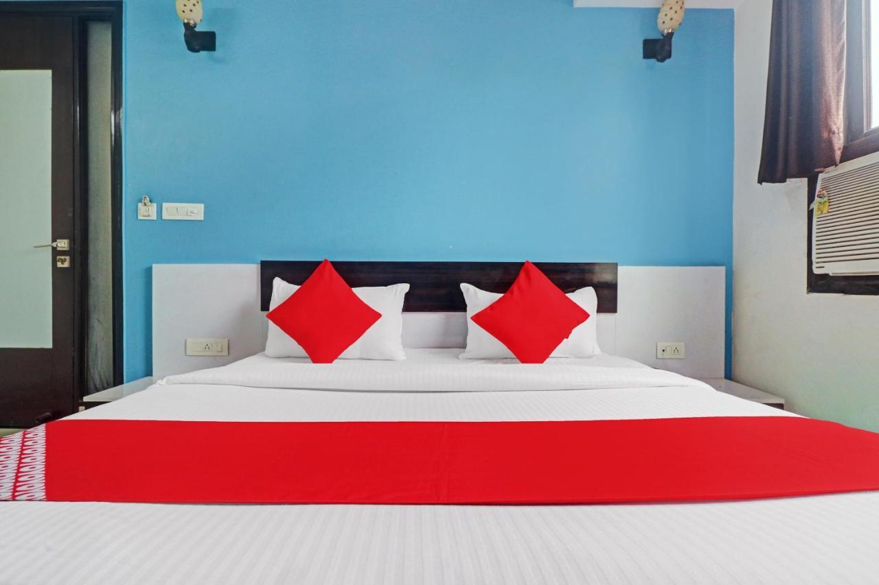 Oyo 12675 Star Hotel