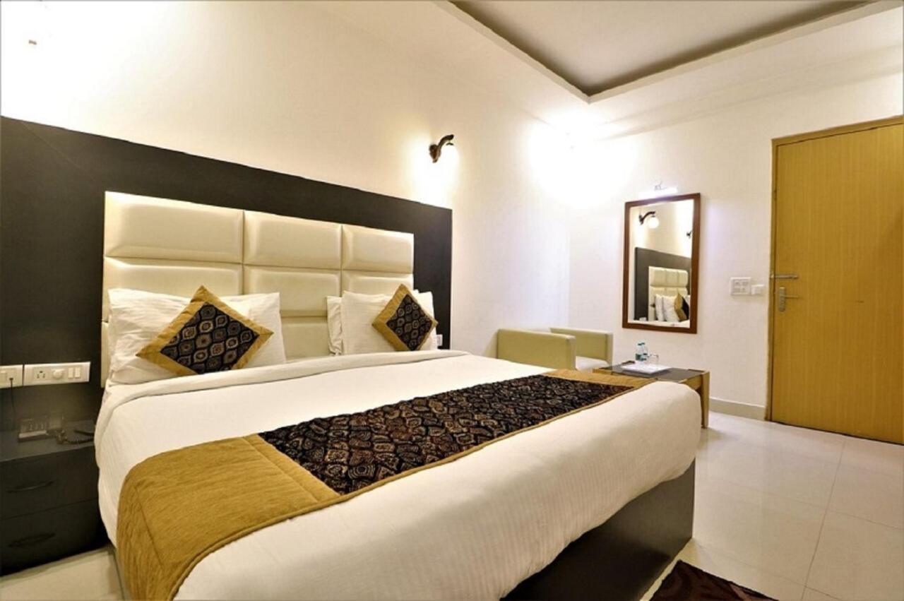 Hotel Aerocity J P Palace Igi Airport