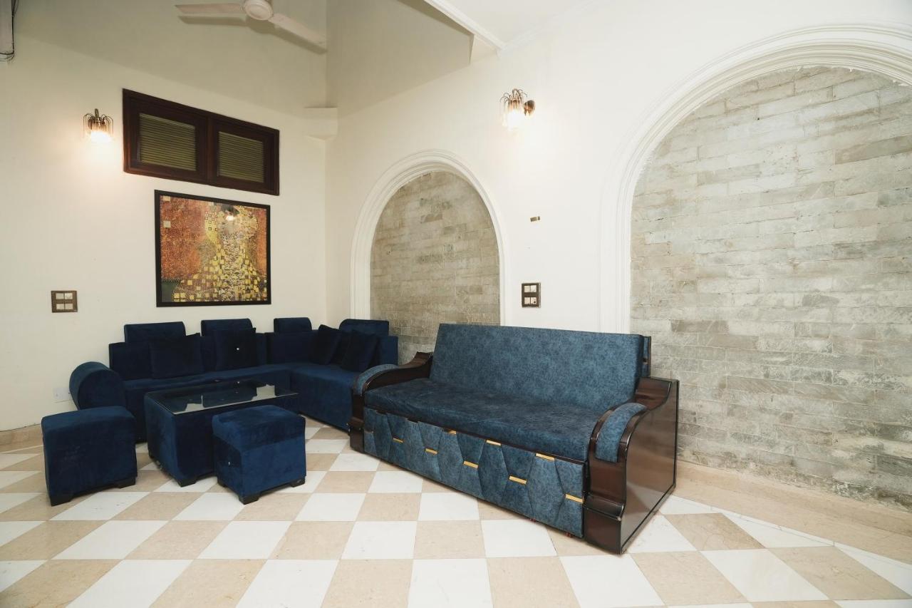 Mintstar And Hotel New Delhi