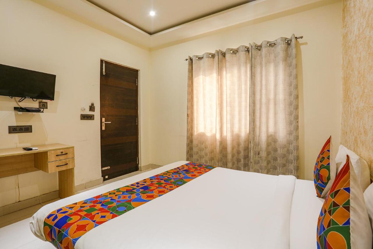 Fabexpress V4 Residency Hotel 3*