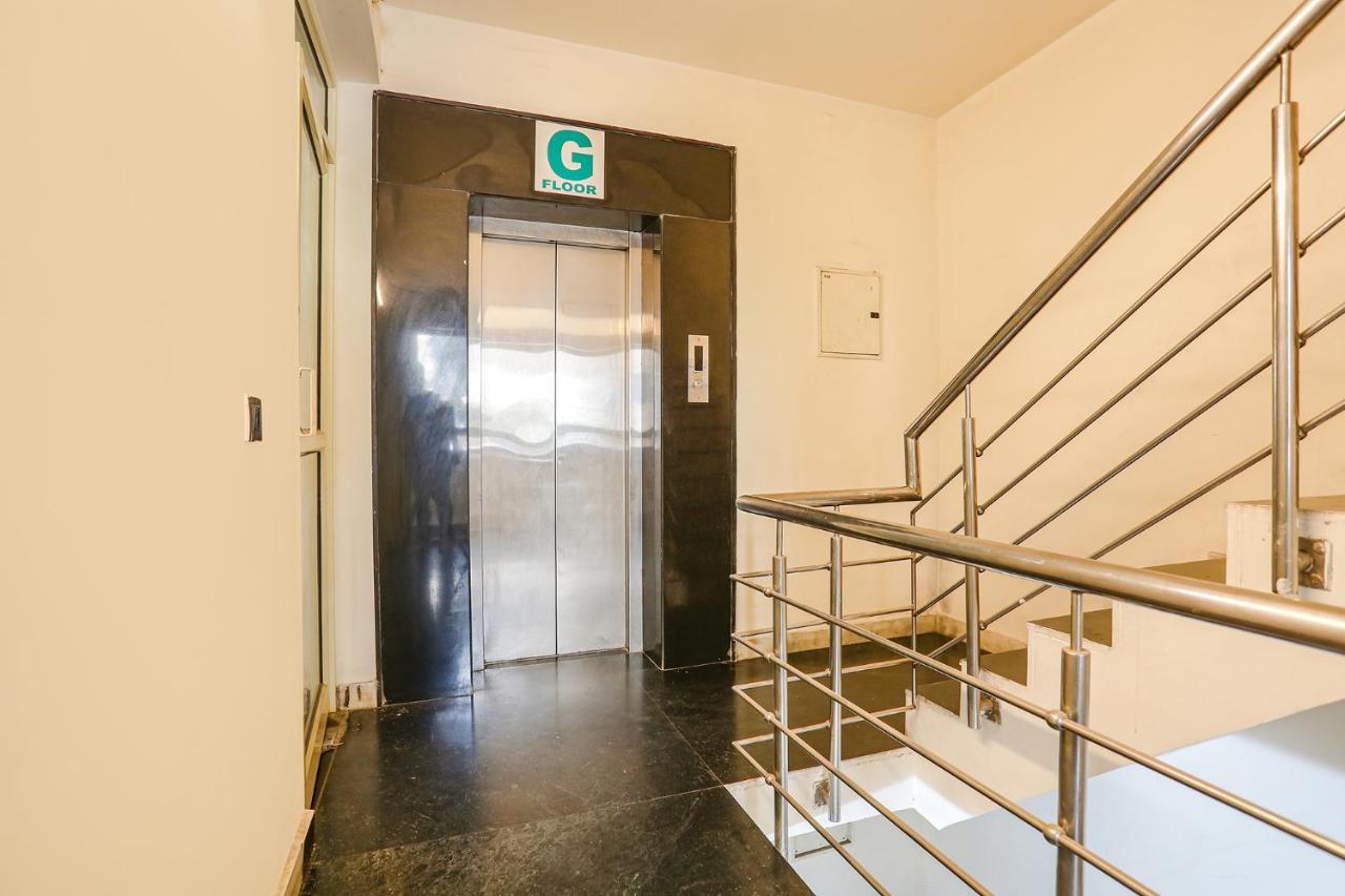 Fabexpress V4 Residency Hotel
