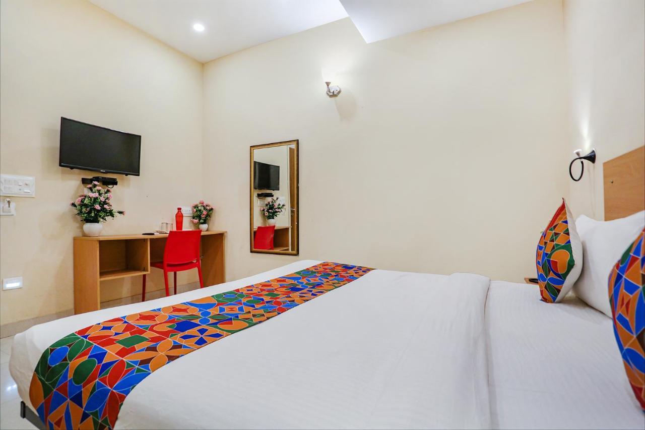 Hotel Fabhotel Gk Residency 3*