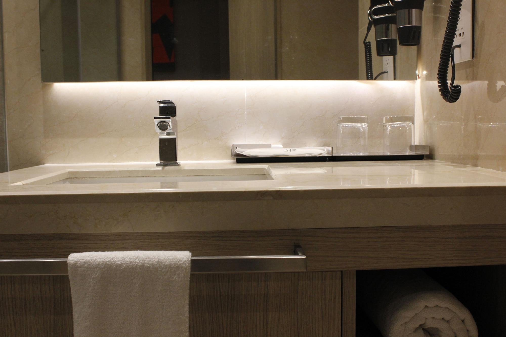 Swati Deluxe Hotel 3*