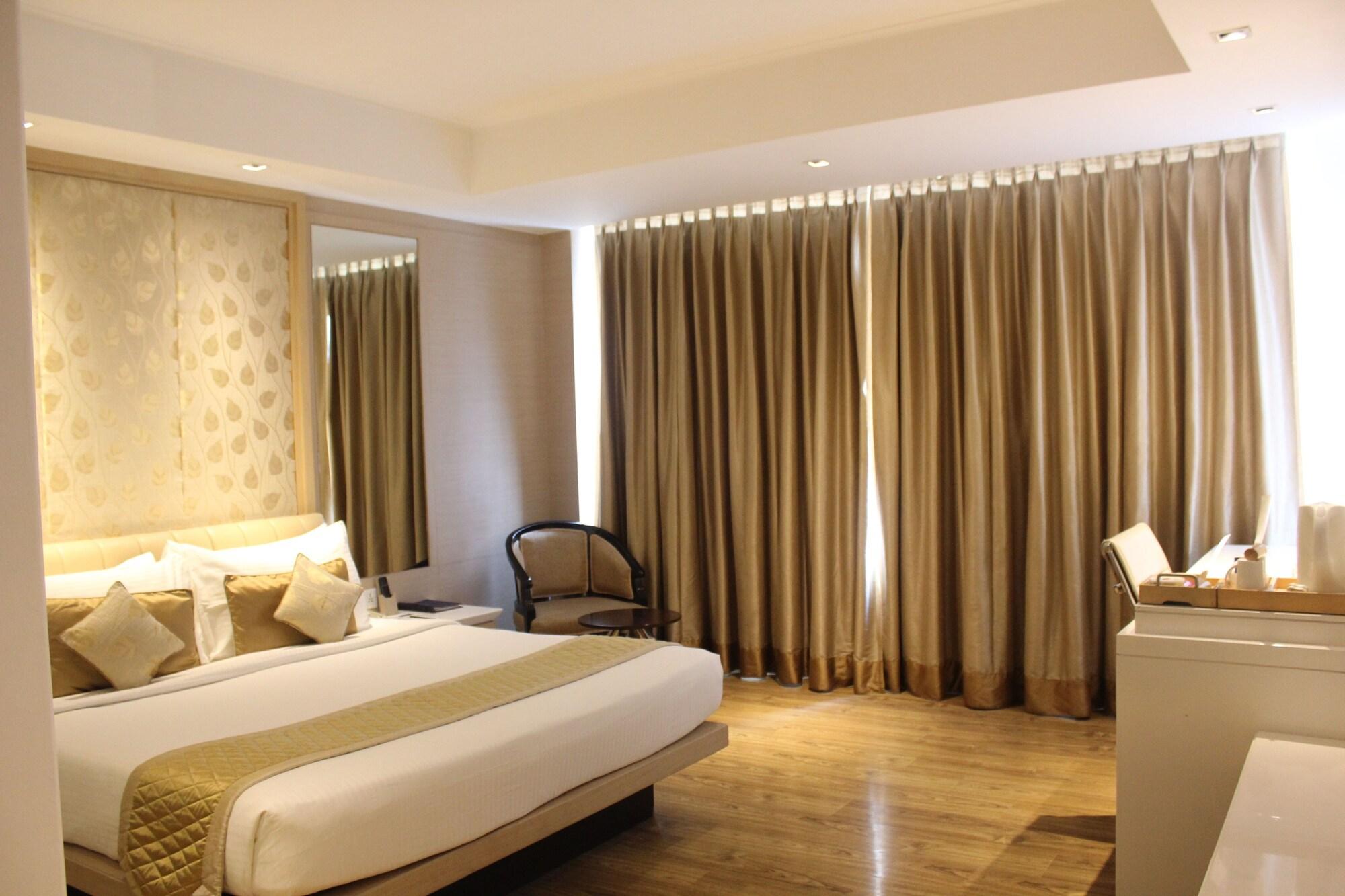 Hotel Swati Deluxe 3*
