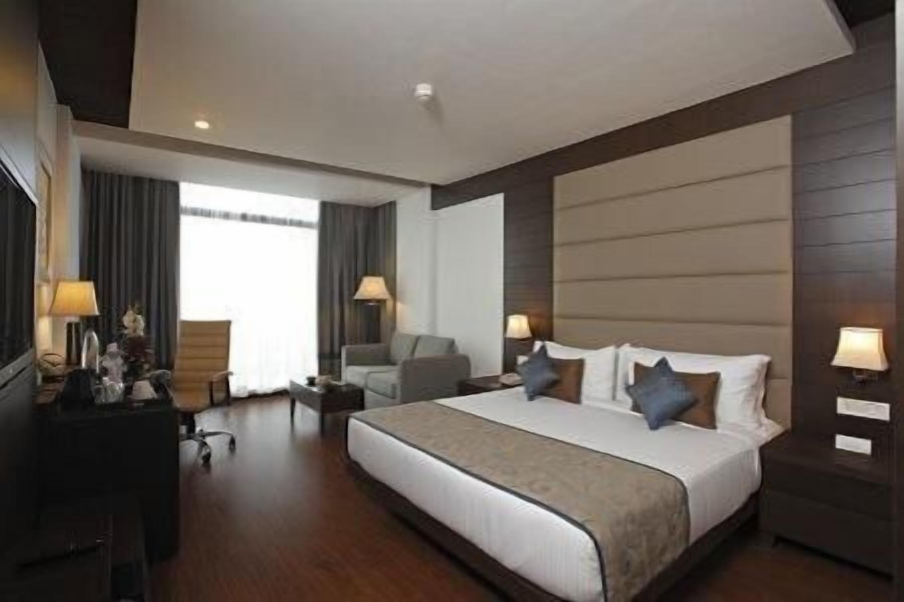 S.k Premium Park Hotel 4*