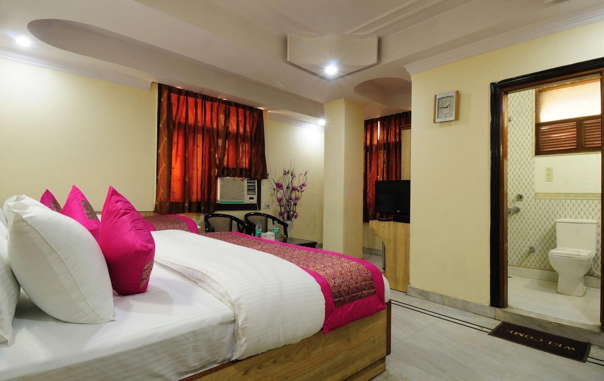 Hotel De International @ Station 3*