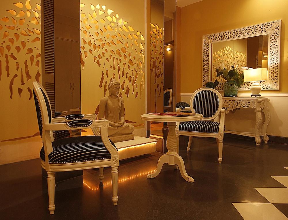 Ajanta Hotel 3*