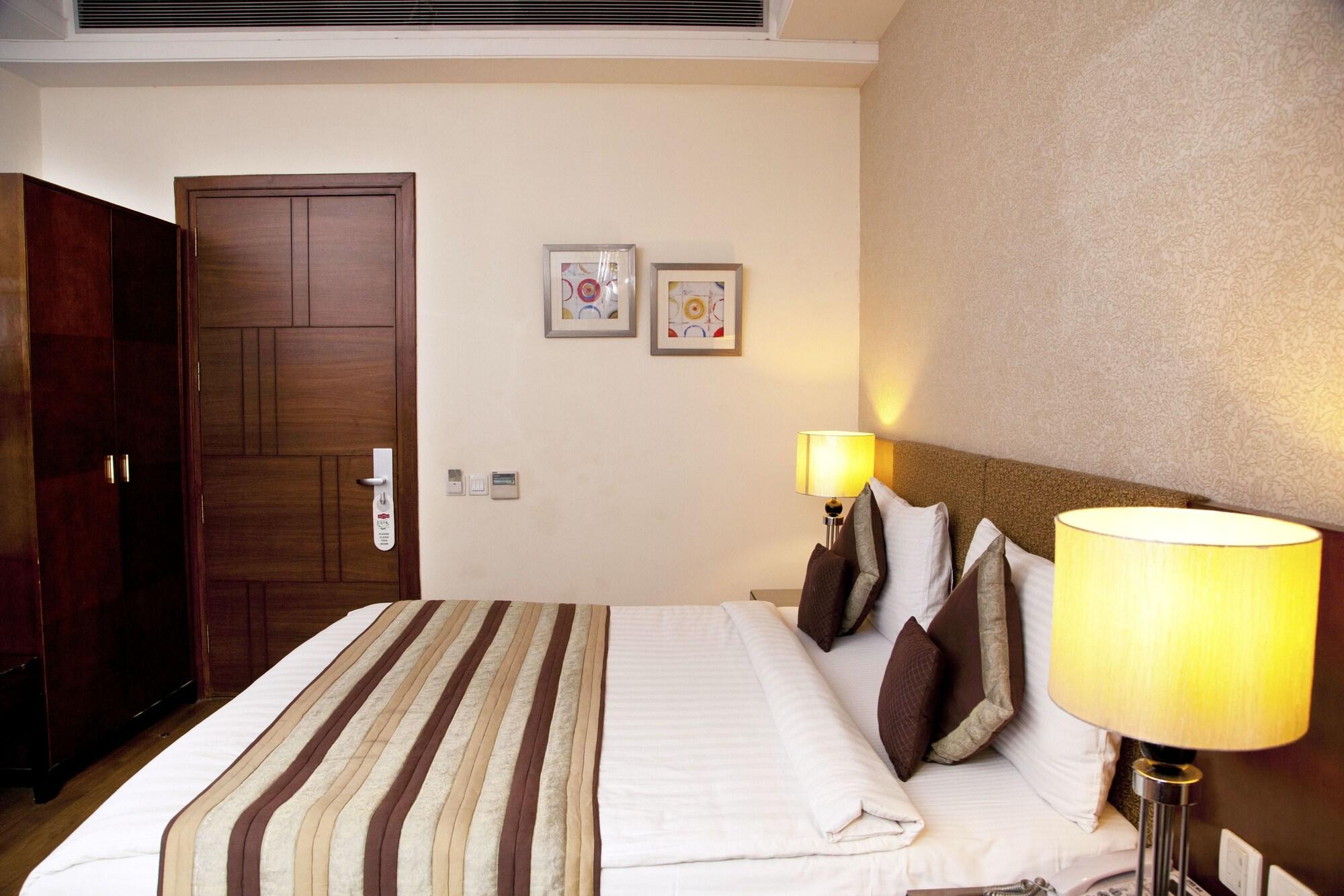 Hotel Alpina &