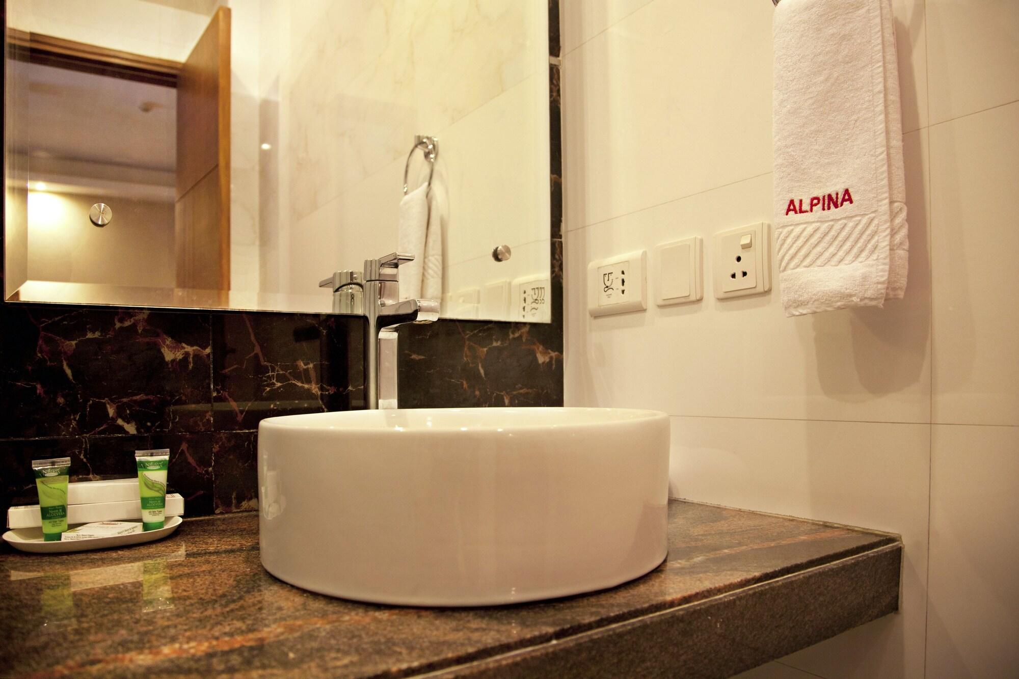 Alpina & Hotel New Delhi