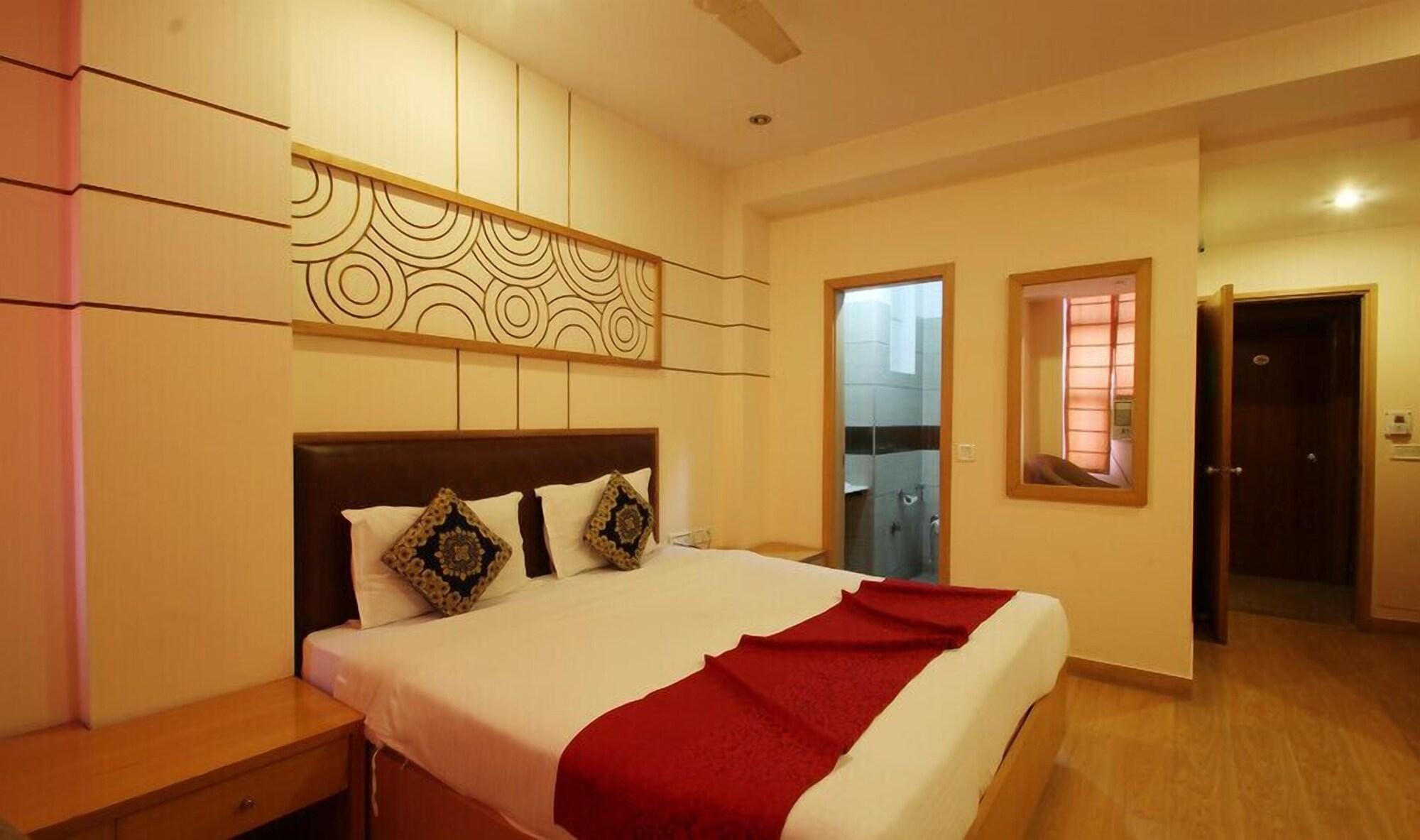 The Crest Hotel 3*