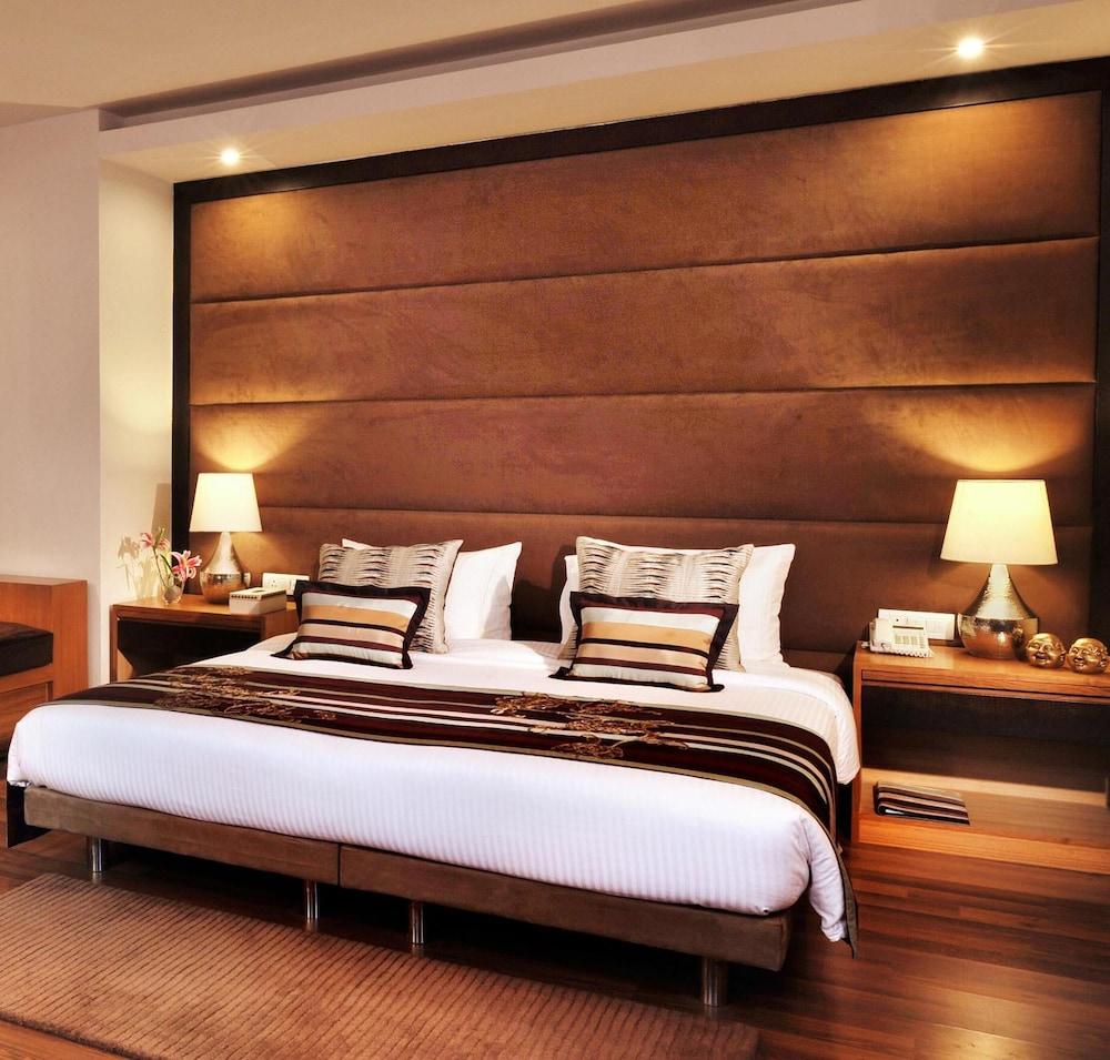 Udman Panchshila Park Hotel 4*