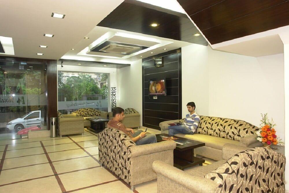 Apra Deluxe Hotel 3*