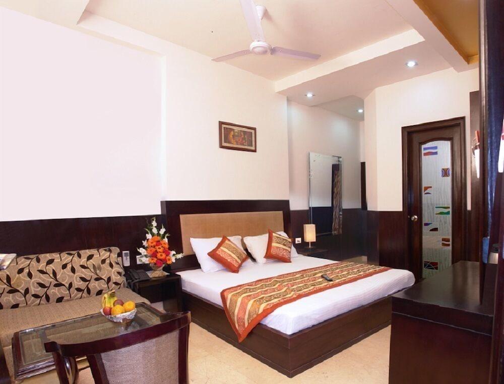 Hotel Apra Deluxe