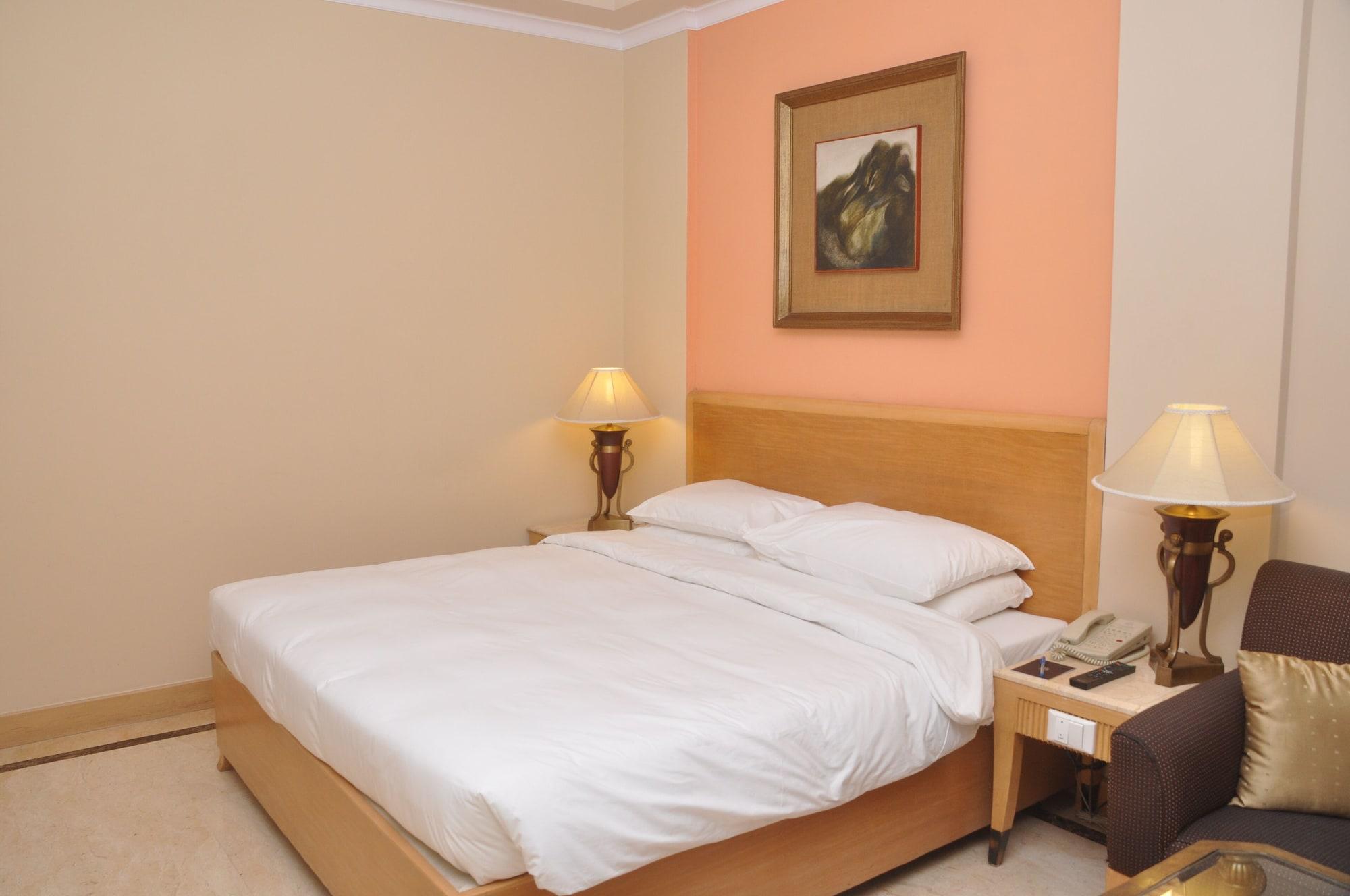 Hotel The Hans, New Delhi
