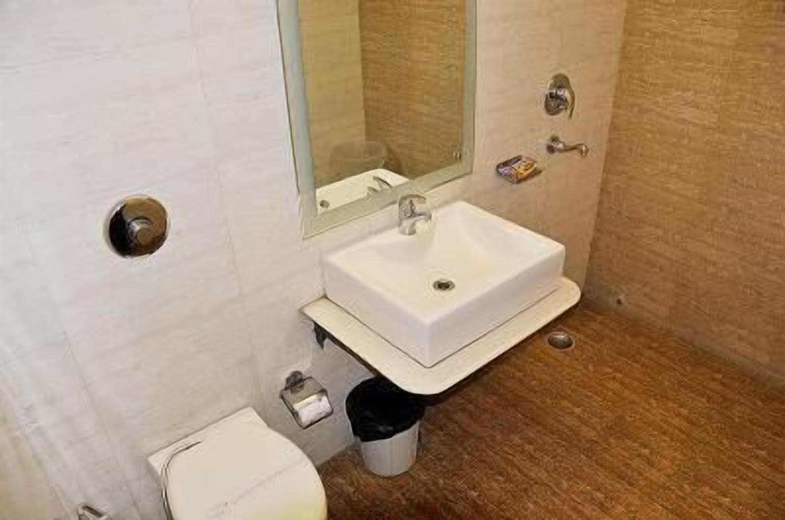 Sky Rich International - 05 Mins From Karol Bagh Metro Station 4*