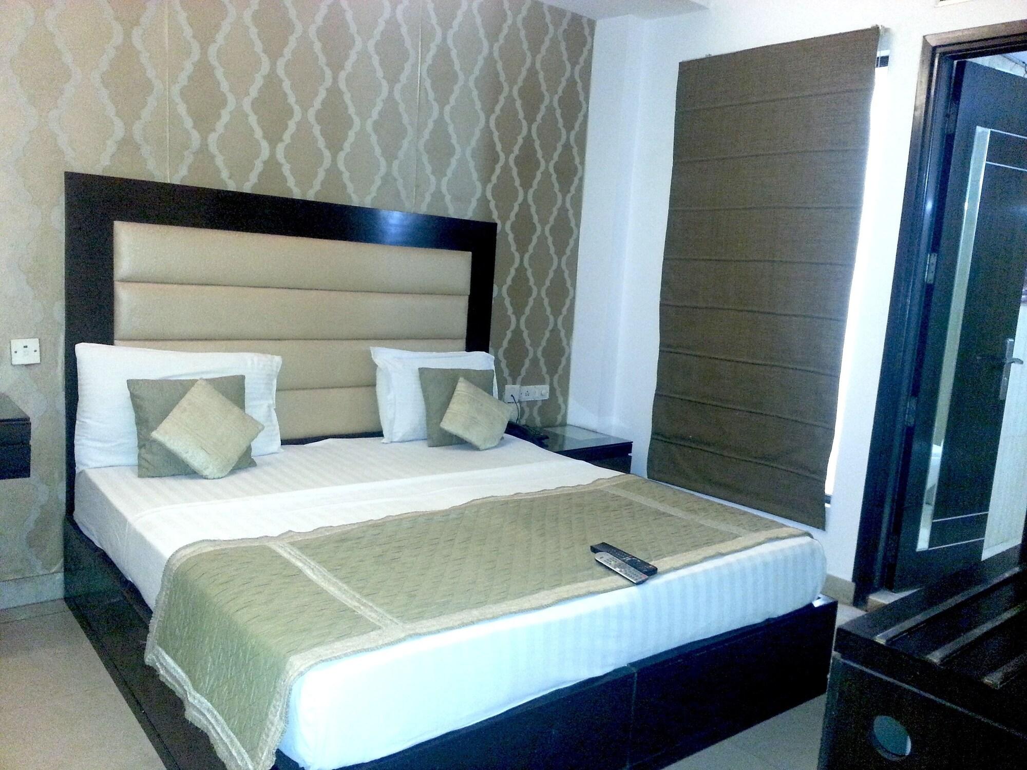 Hotel Pride, Karol Bagh