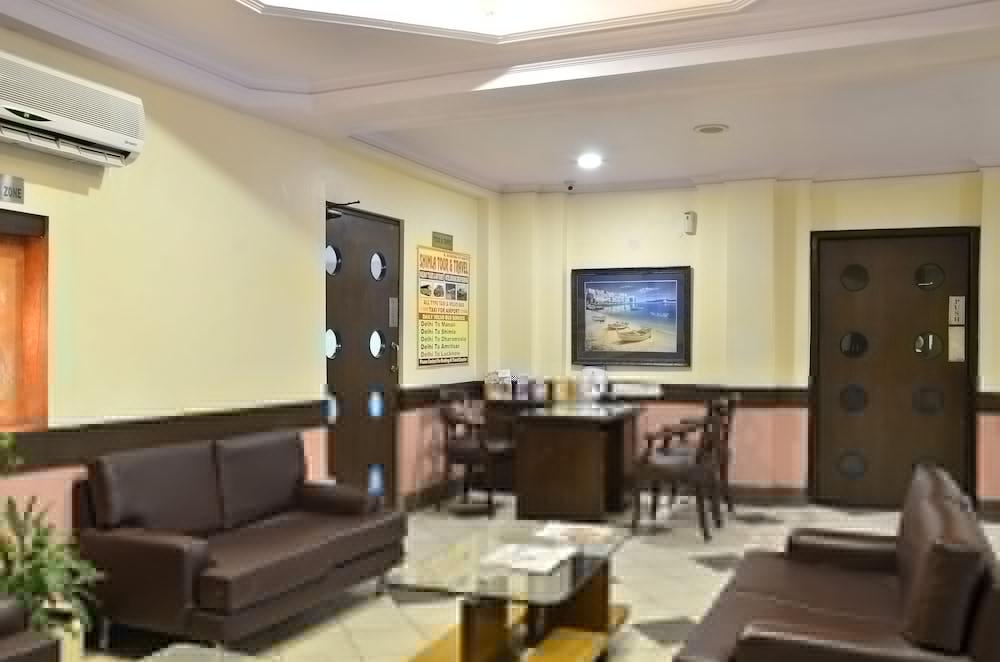 Hotel The Tourist - 1 Min From Railway Station 3*