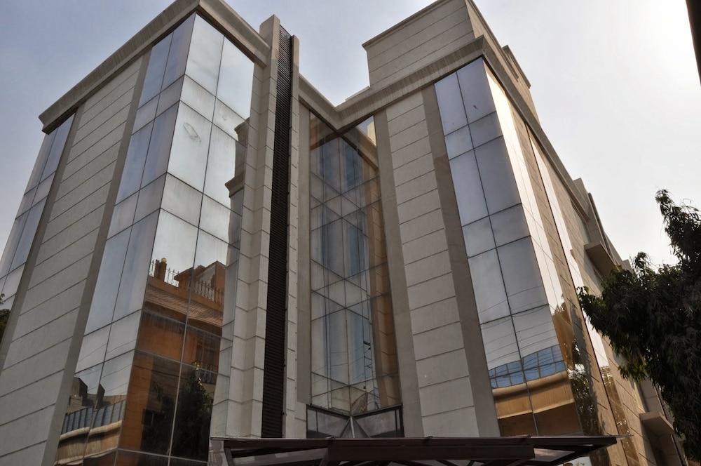 Hotel The Grand Orion - Kailash Colony