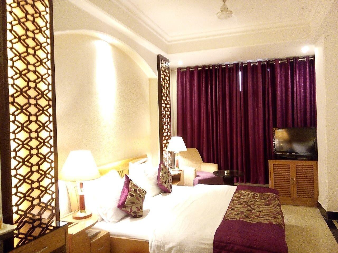Hotel Emperor Palms 3*