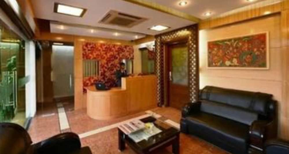 Kastor- Near Nehru Place- Gk 2- M Block Market-gk Metro Station-dr As Clinic Hotel New Delhi