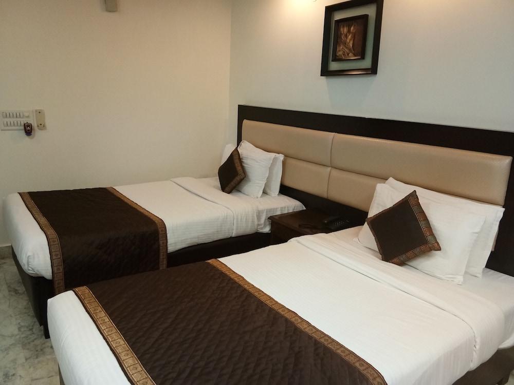 Hotel Kastor- Near Nehru Place- Gk 2- M Block Market-gk Metro Station-dr As Clinic New Delhi